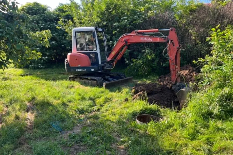 Machine earthworks Machine earthworks